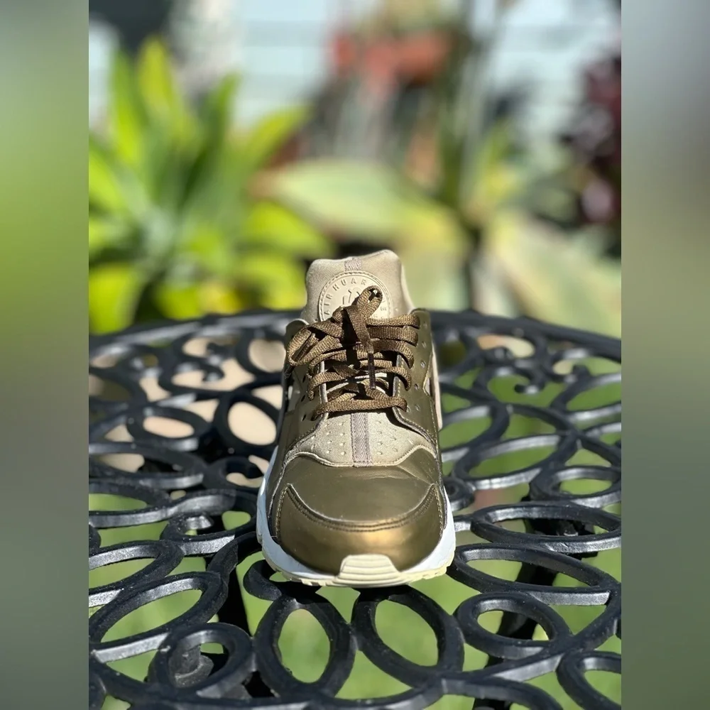 Nike — Gold + Tan Custom Huarache